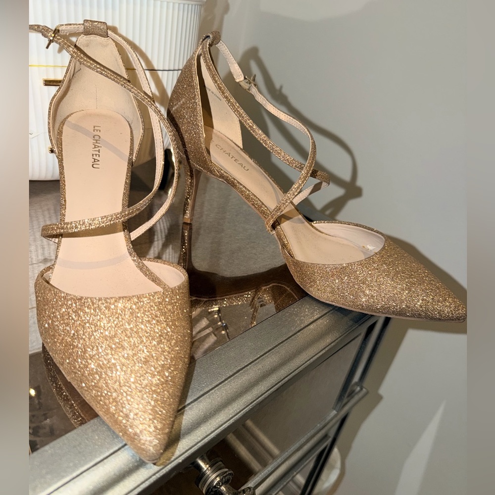 LE CHATEAU Gold Glitter Kitten Wrap Around Heels Pointed Toe Size 10 Like New